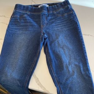 Old Navy pull on skinny jeans